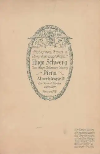Portrait bürgerliches Paar mit Stuhl, Fotografie. Fotobild, Atelier Hugo Schwerg