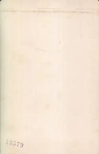 Portrait Herr mit Oberlippenbart und Taschenuhr mit Blumenrand, Fotografie