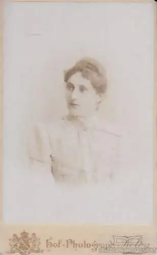 Fotografie Kolby, Zwickau - Portrait Dame mit gekraustem Haar, Fotografie. 1898