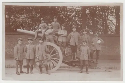 AK Soldaten mit Geschütz im Ersten Weltkrieg, ungelaufen, Fotokarte, Cellofix