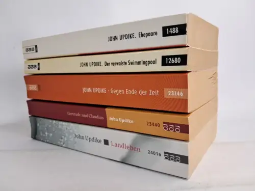 5 Bücher John Updike: Landleben, Ehepaare, Swimmingpool, Gertrude und Claudius..