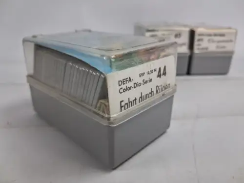 3 Boxen DEFA Color Dia Serie: Bäder / Fahrt durch Rügen, Der gestiefelte Kater