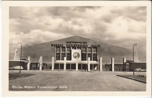 AK Berlin, Werner Seelenbinder Halle, ca. 1951, Photochemie, gebraucht, gut