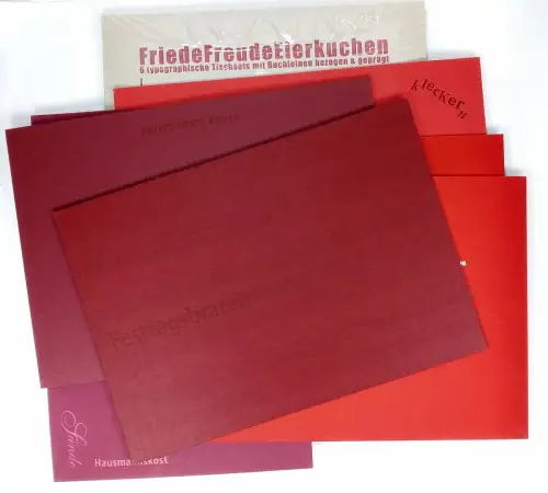6 typographische Tischsets: FriedeFreudeEierkuchen. 2001, Büchergilde Gutenberg