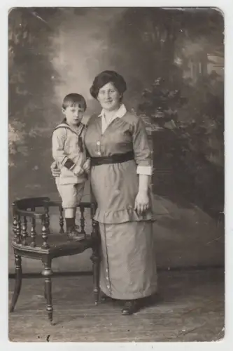 AK Frau mit Junge im Matrosenanzug, Foto, Postkarte, ungelaufen, um 1900