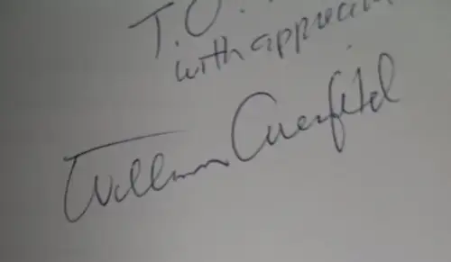 Buch: Walking parts. Photographs by William Greenfield, 2001, Axios LLC, signier