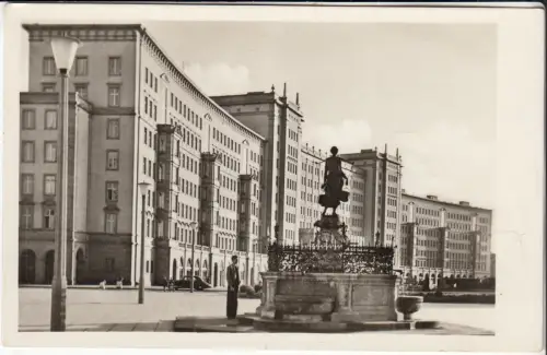 AK Messestadt Leipzig. Neubauten am Roßplatz mit Mägdebrunnen, 1956, Postkarte