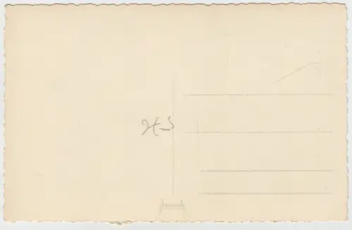 AK Portrait Herr im Anzug mit 4 Damen in Kleidern, Foto, vintage, 20.Jahrhundert