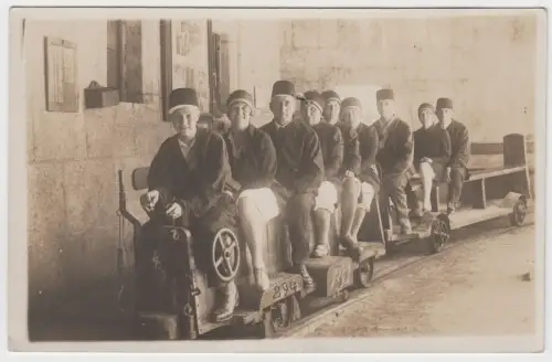 AK Gruppenfoto Einfahrt ins Salzbergwerk Berchtesgaden, Juli 1928, Fotografie