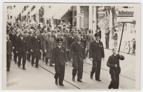 AK Demonstration 1. Mai 1930 Leipzig, Hollenkamp Herrenbekleidung, Bartholdt