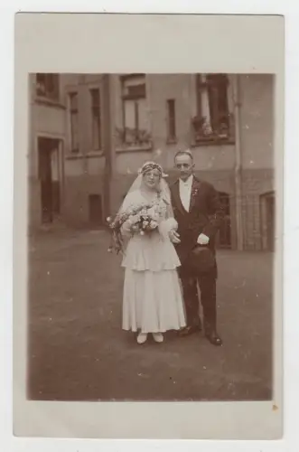 AK Hochzeitsfoto - Portrait Brautpaar, 1920er Jahre, Fotografie, Postkarte