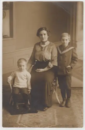 AK Portrait Mutter mit 2 Kindern, Anfang 20. Jahrhundert, Foto, Graetz, Zeithain
