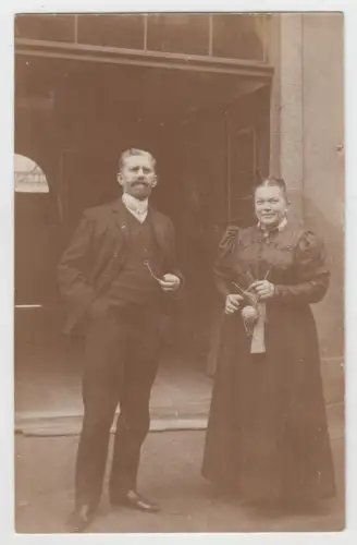 AK Portrait Opa Runge 1858 und seine Schwiegermutter Marie Müller, Fotografie