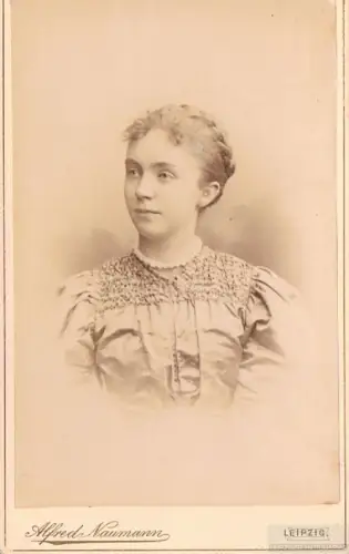 Fotografie Naumann, Leipzig - Portrait Junges Fräulein, Fotografie. Fotobild