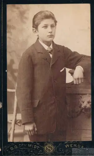 Fotografie Schmidt, Werdau - Portrait Junger Knabe im Anzug, Fotografie