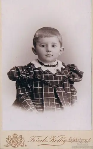 Fotografie Kolby, Zwickau - Portrait Kind im karierten Kleid, Fotografie 274927
