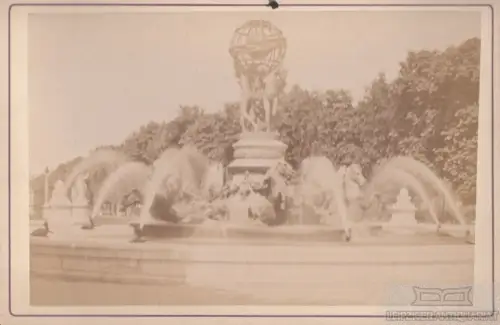 Fotografie Fontaine des Quatre Parties du Monde (Paris), Fotografie. Fotobild