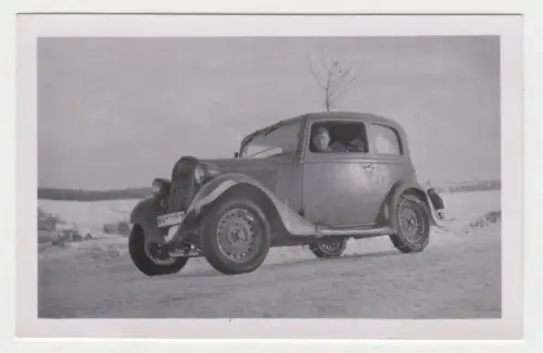 Fotografie: Opel Kadett im Winter mit Schneeketten, 1930er Jahre, Original!