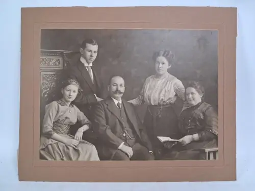 Fotografie: Gruppenbild Familienfoto um 1900, Ehepaar mit 3 Kindern