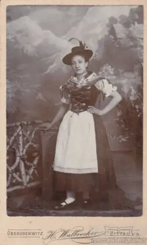 Fotografie H. Walbrecker, Zittau - Portrait junges Fräulein in... Fotografie