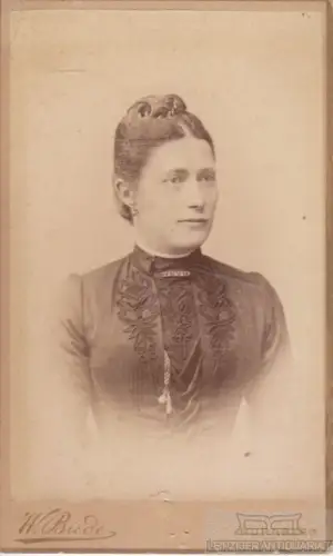 Fotografie W. Biede, Nürnberg - Porträt Dame mit hochgestecktem... Fotogr 273396