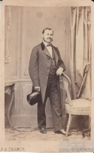 Portrait bürgerlicher eleganter Herr mit Zylinder, Fotografie. Fotobild