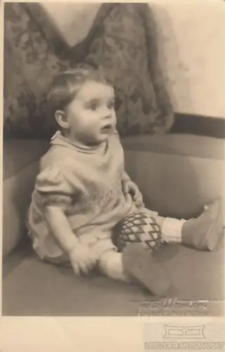 Portait Kleinkind mit Ball, Fotografie. Fotobild, Atelier Foto Warten