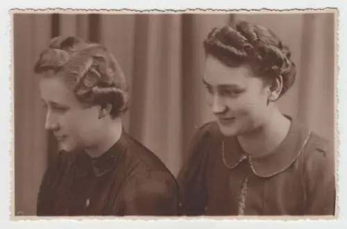 AK Zwei junge Frauen mit Wasserwellenfrisur, 1939, Foto, Postkarte, ungelaufen