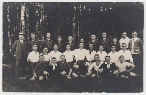 AK Gruppenfoto junge Männer, Fotografie, vintage, Postkarte, ungelaufen