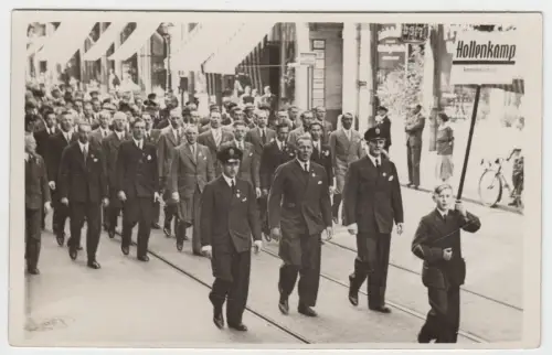 AK Demonstration 1. Mai 1930 Leipzig, Hollenkamp Herrenbekleidung, Bartholdt