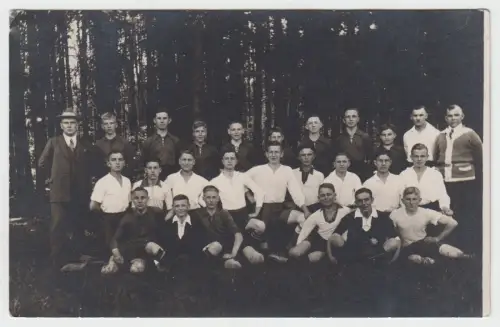 AK Gruppenfoto junge Männer, Fotografie, Postkarte, vintage, ungelaufen