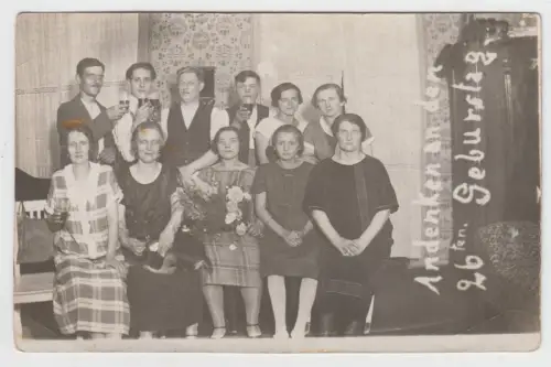 AK Gruppenfoto - Andenken an den 26ten Geburtstag, Postkarte, vintage, Fotokarte