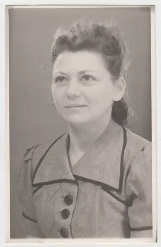 AK Portrait Junge Frau im Kleid, Postkarte, Fotokarte, ungelaufen, vintage