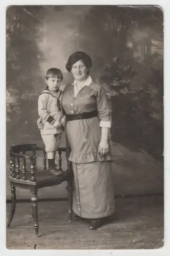 AK Frau mit Junge im Matrosenanzug, Foto, Postkarte, ungelaufen, um 1900