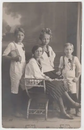 AK Portrait 4 Kinder / Geschwister, 1920er Jahre, Atelier Max Petermann, Leipzig
