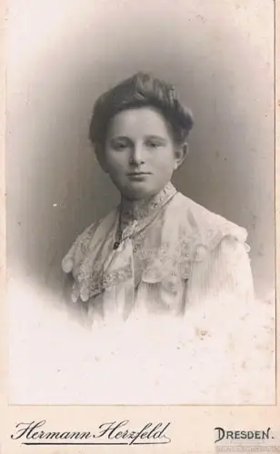 Fotografie Herzfeld, Dresden - Portrait Wally Hähnel - Junges... Fotografie