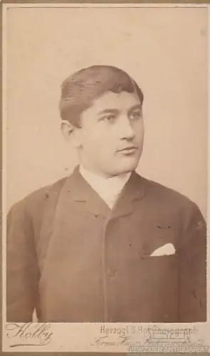 Fotografie Kolby, Zwickau - Portrait junger Herr im Anzug mit... Fotograf 269666