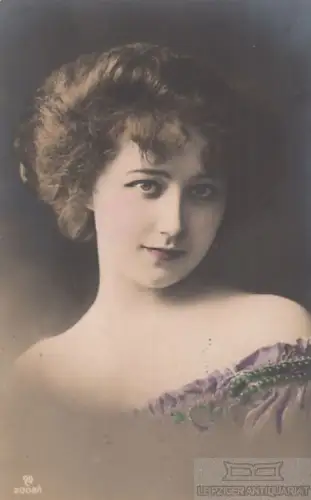 AK Hübsches junges Fräulein, Postkarte. Fotokarte, 1914, gebraucht, gut 268743