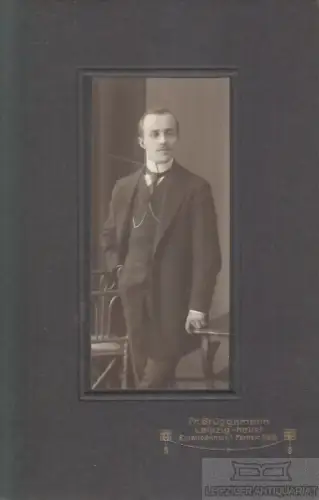 Fotografie Brüggemann - Portrait Johannes Krause - Junger Herr, Fotografie