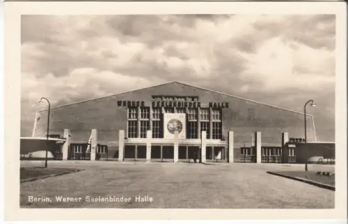AK Berlin, Werner Seelenbinder Halle, ca. 1951, Photochemie, gebraucht, gut