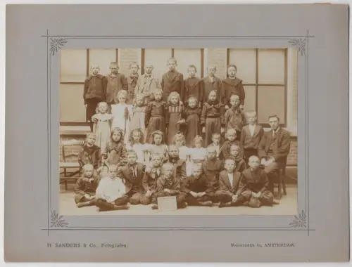 Fotografie: Gruppenbild Klassenfoto Amsterdam, H. Sanders & Co., um 1900