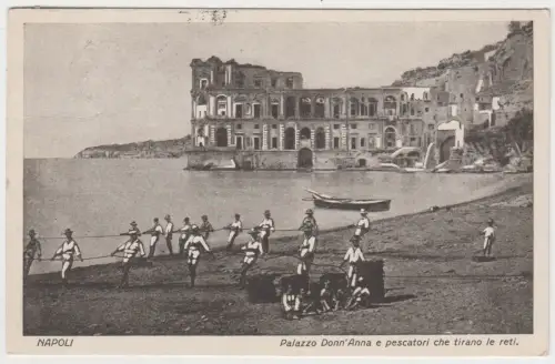 AK Napoli. Palazzo Donn'Anna e pescatori che tirano le reti, Postkarte, gelaufen