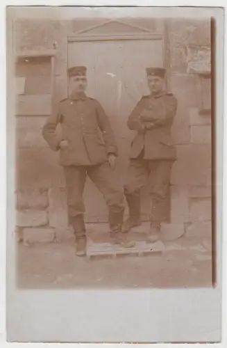 AK 2 Soldaten Erster Weltkrieg, Fotokarte, Feldpost, gelaufen, Postkarte