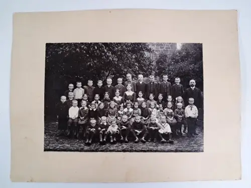 Fotografie Gruppenbild Klassenfoto Mädchen und Knaben um 1900, vintage