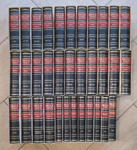 34 Bände: Brockhaus Enzyklopädie, 1-24 + 25 + Jahrbücher 1993-1999 + 2008