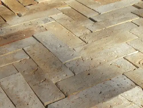 Bodenziegel aus original historischen Ziegeln Backstein Fischgräte Pflastersteine