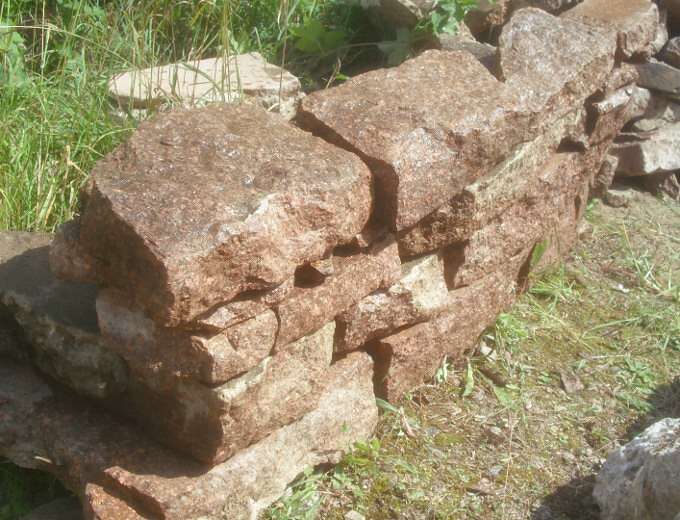 Porphyr Steine Natursteine Bruchsteine Mauer Trockenmauer ...