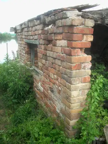 antike rustikale Ziegel Backstein Ruinenmauer used look Sommerküche Mauerwerk historisch Handrückbau