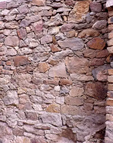 alte Steine Naturstein Feldsteine Bruchstein Mauer Trockenmauer Ruinenmauer Bauernhaus