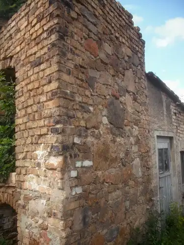 alte Steine Naturstein Feldsteine Bruchstein Mauer Trockenmauer Ruinenmauer Bauernhaus